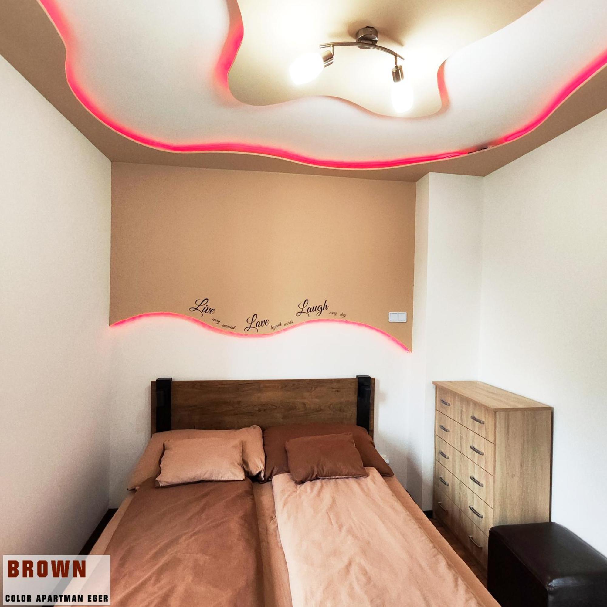 Color Apartmanok Eger Ngoại thất bức ảnh