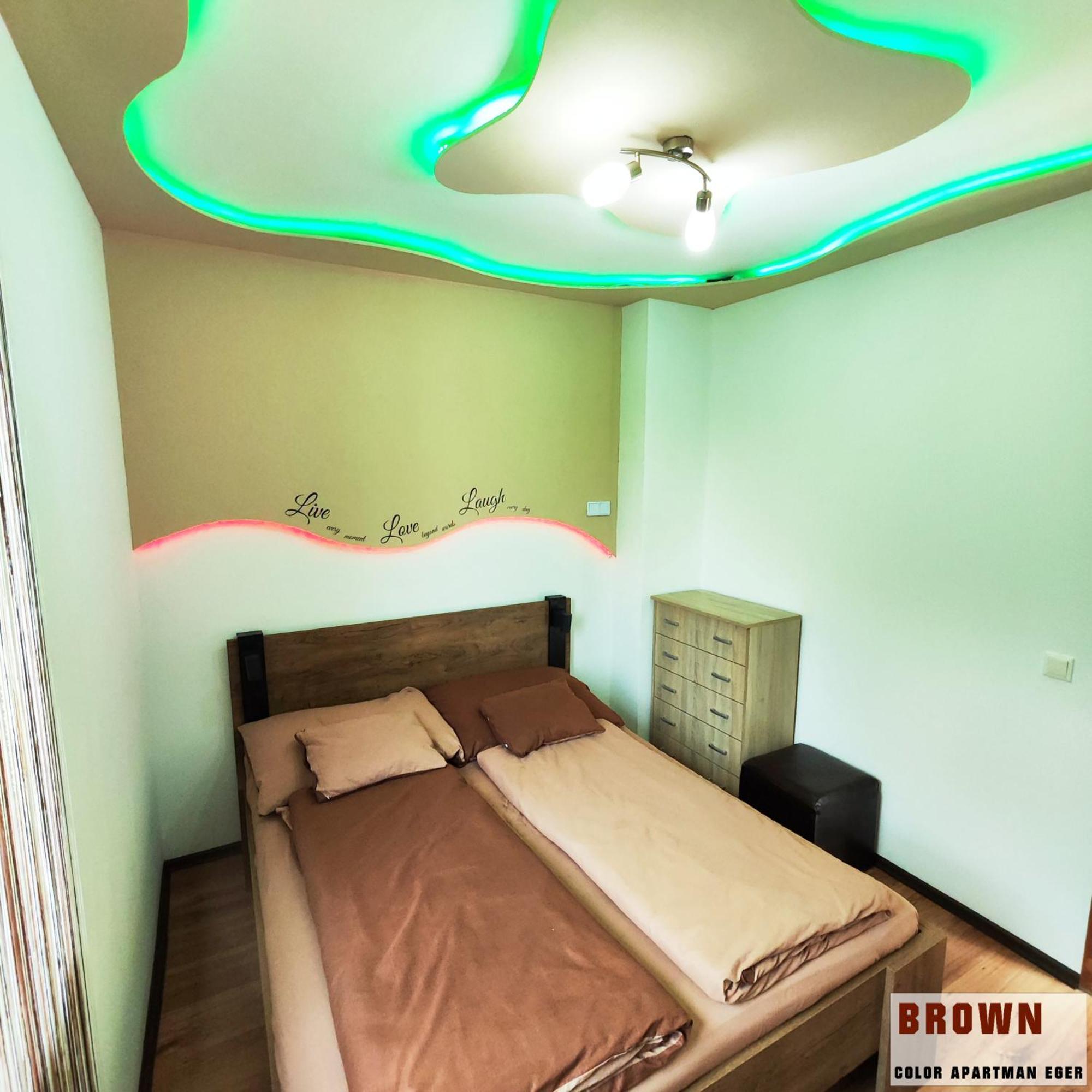Color Apartmanok Eger Phòng bức ảnh